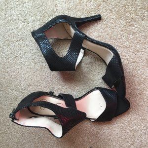 Jessica Simpson faux Snakeskin Black heels